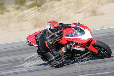 media/Dec-01-2025-Moto Forza (Mon) [[2daa91e15f]]/2-Intermediate Group/Session 4 Turn 9/